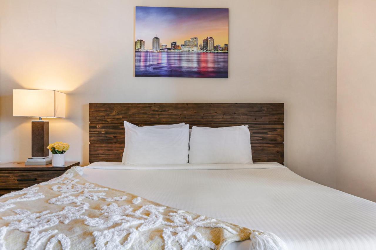 Modern Condos Close To City Attractions Ню Орлиънс Екстериор снимка